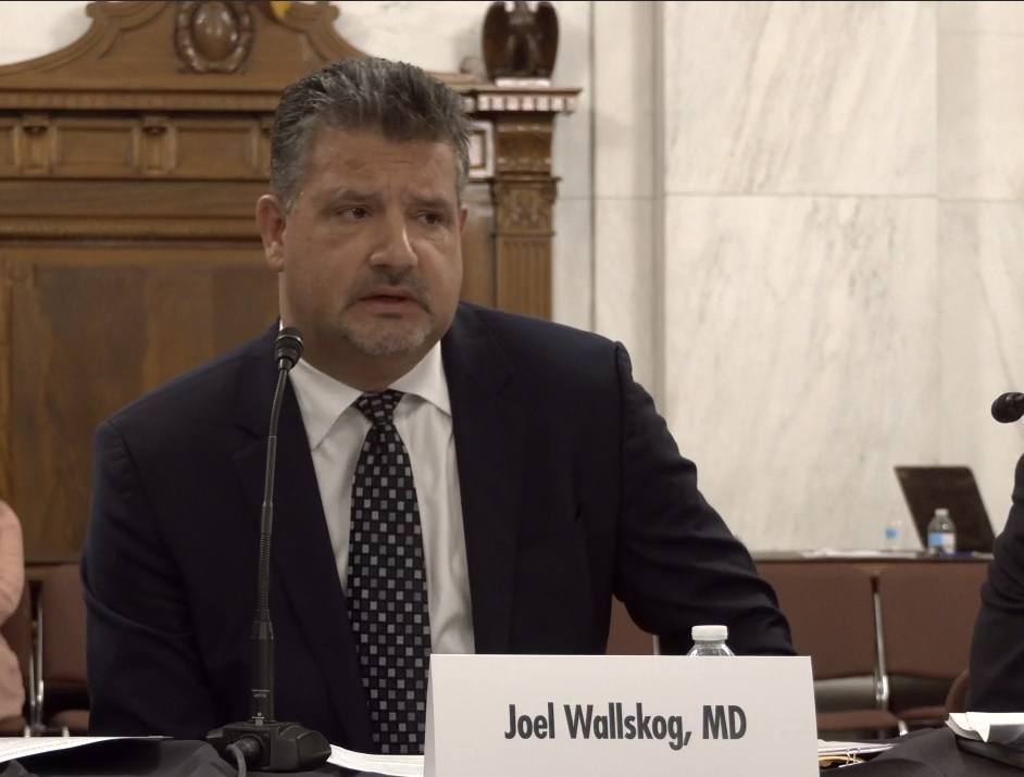 Wisconsin Orthopedic Surgeon Performed 800 Surgeries Per Year but Now Cannot Work Due to COVID-19 Vaccine Injuries Dr.-Joel-Wallskog