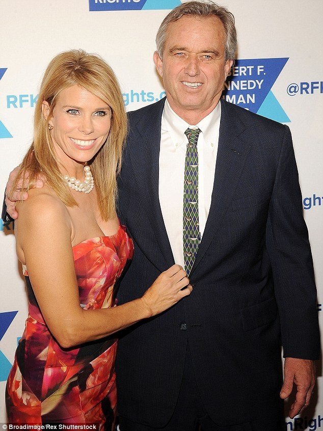 Another Former Associate with Jeffrey Epstein Files to Run for U.S. President in 2024 - RFKjr say it ain't so! Cheryl-Hines-with-Robert-F.-Kennedy-Jr