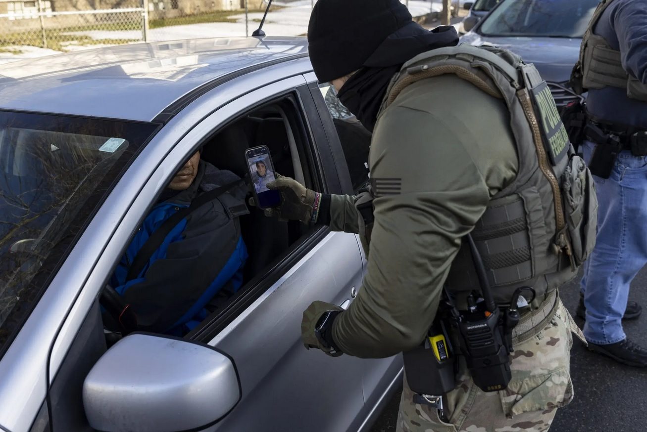 Border-Control-Facial-scans-Minnesota-Palantir